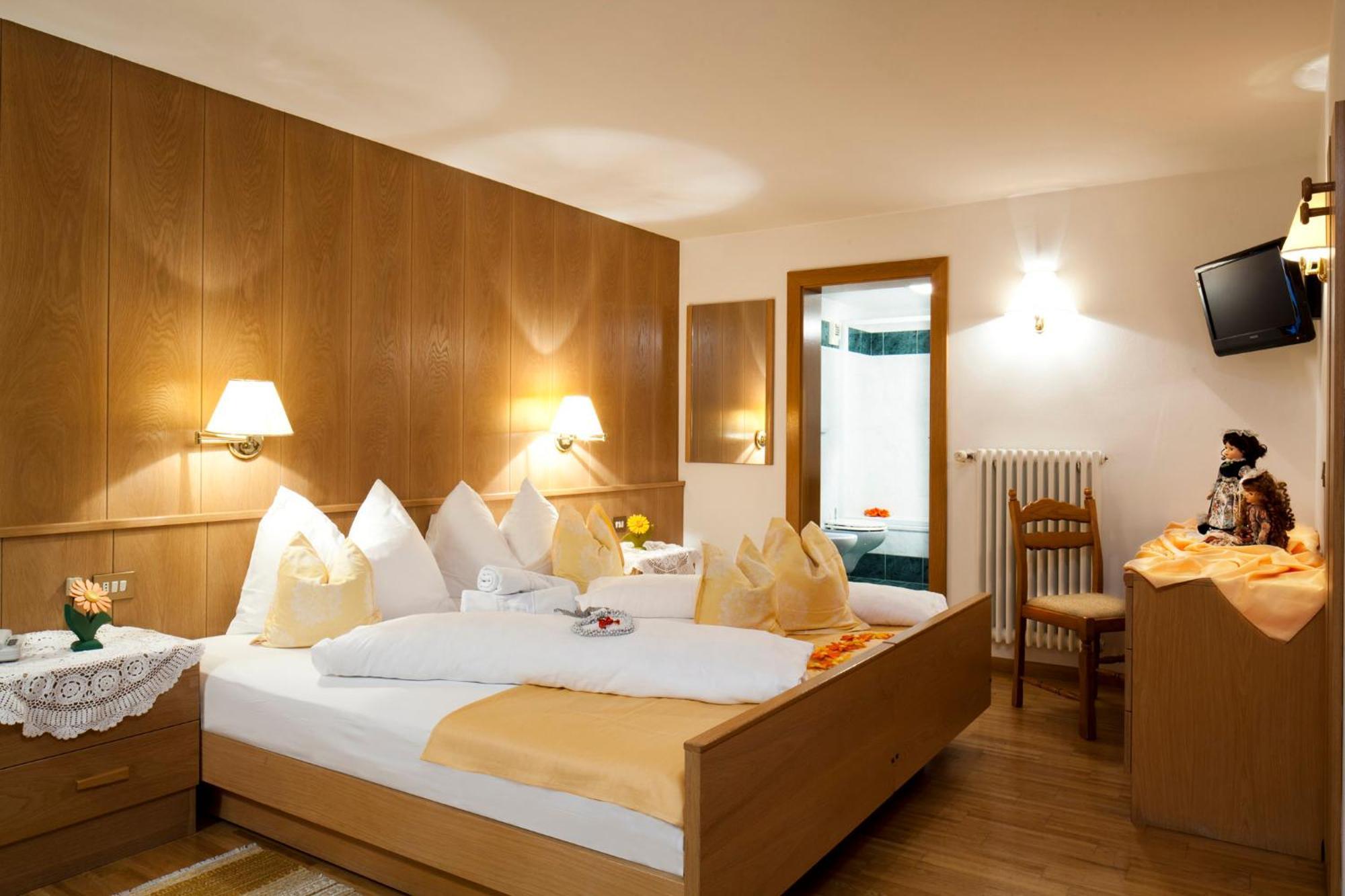 Mountain Hotel Mezdi โคลฟอสโก ภายนอก รูปภาพ